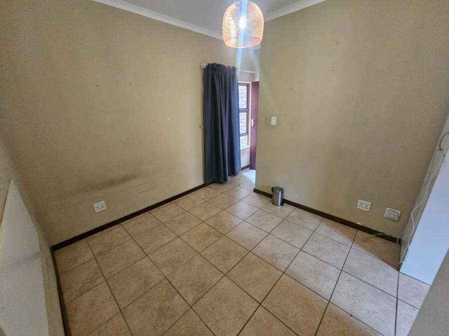 To Let 1 Bedroom Property for Rent in Zwartkop Gauteng