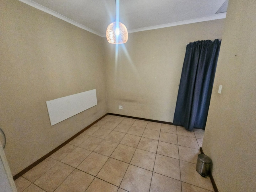 To Let 1 Bedroom Property for Rent in Zwartkop Gauteng