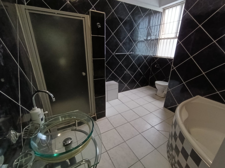 To Let 3 Bedroom Property for Rent in Parktown Gauteng