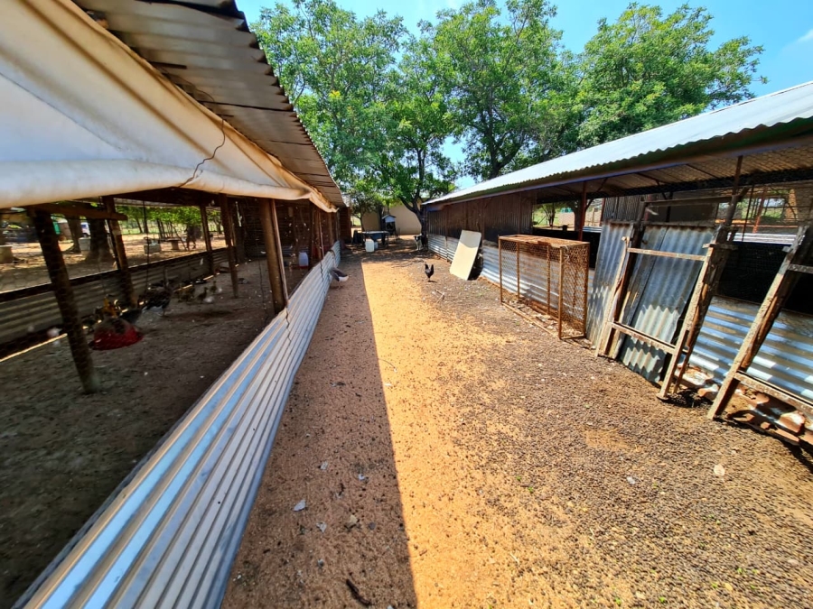 Commercial Property for Sale in Kromdraai Gauteng