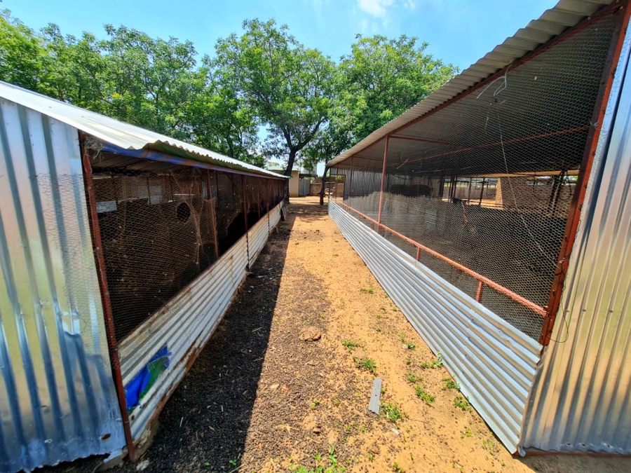 Commercial Property for Sale in Kromdraai Gauteng