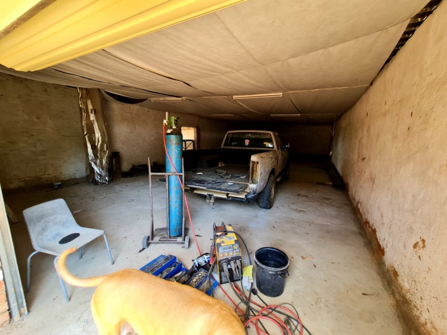 Commercial Property for Sale in Kromdraai Gauteng