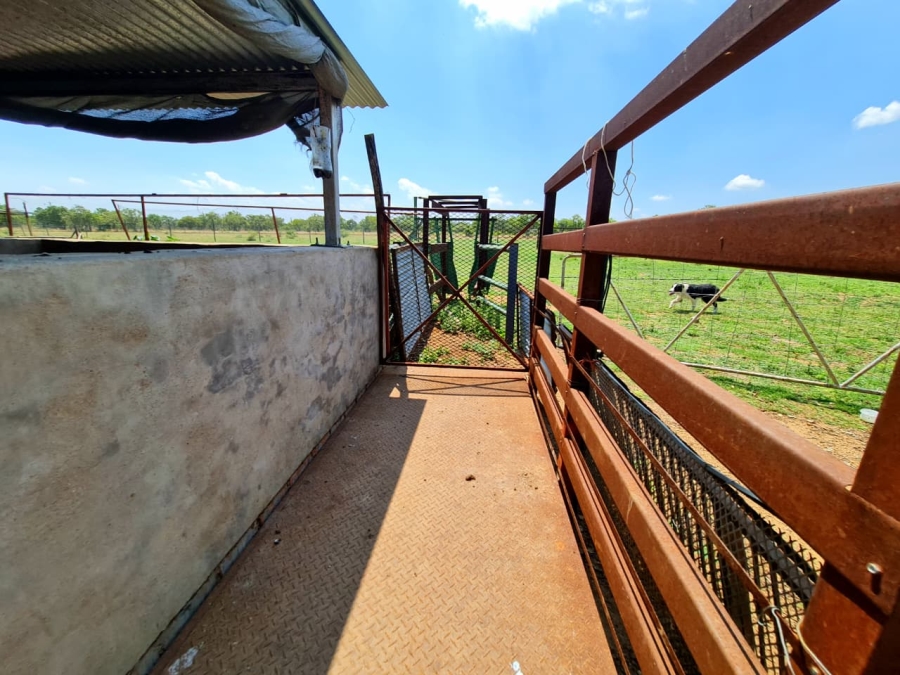 Commercial Property for Sale in Kromdraai Gauteng