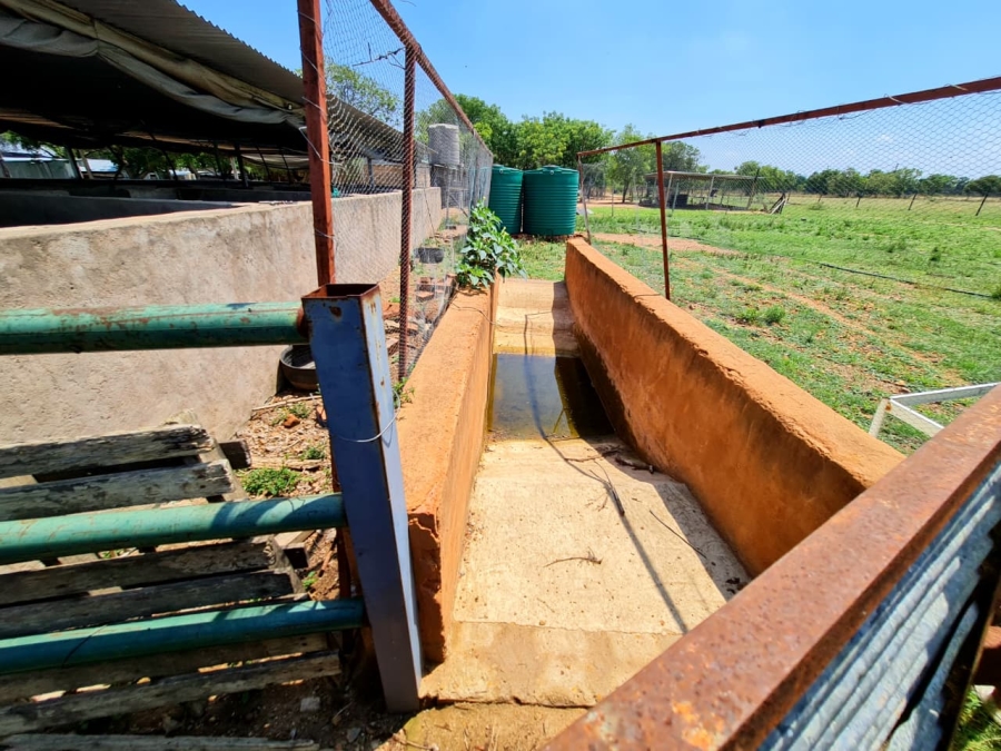 Commercial Property for Sale in Kromdraai Gauteng