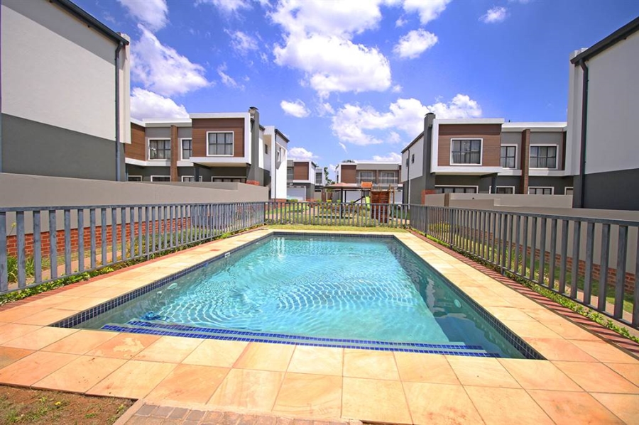 4 Bedroom Property for Sale in Sunninghill Gauteng