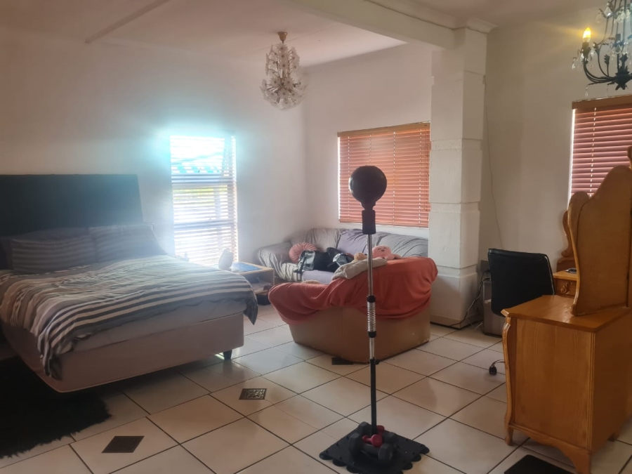 4 Bedroom Property for Sale in Glenvista Gauteng