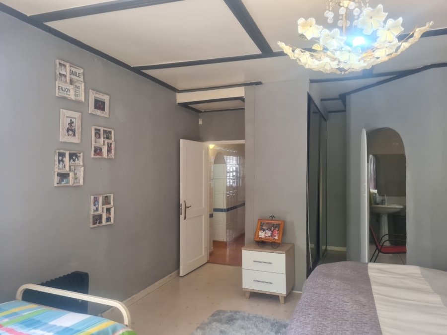 4 Bedroom Property for Sale in Glenvista Gauteng
