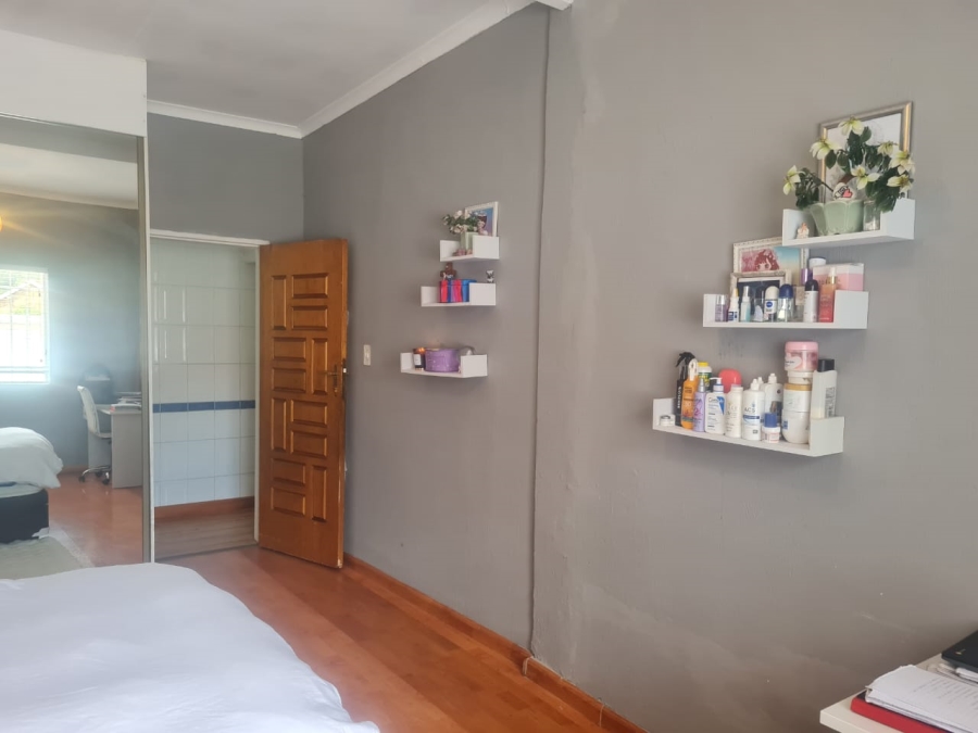 4 Bedroom Property for Sale in Glenvista Gauteng