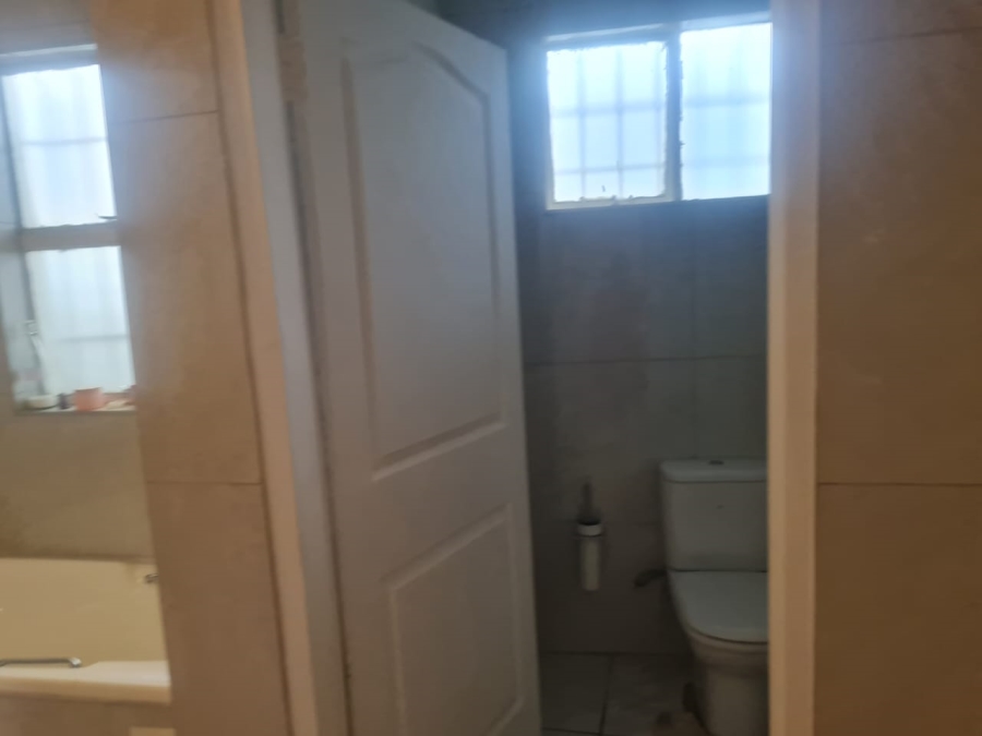 4 Bedroom Property for Sale in Glenvista Gauteng