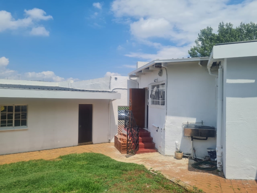 4 Bedroom Property for Sale in Glenvista Gauteng
