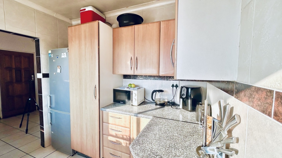 2 Bedroom Property for Sale in Birchleigh Gauteng