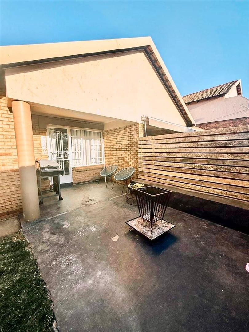 2 Bedroom Property for Sale in Jansenpark Gauteng