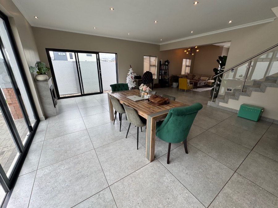 3 Bedroom Property for Sale in Glen Erasmia Gauteng