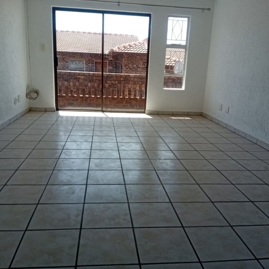 2 Bedroom Property for Sale in Buccleuch Gauteng