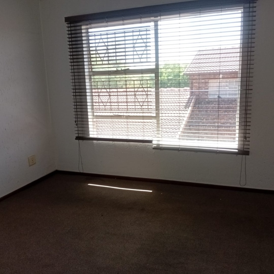 2 Bedroom Property for Sale in Buccleuch Gauteng