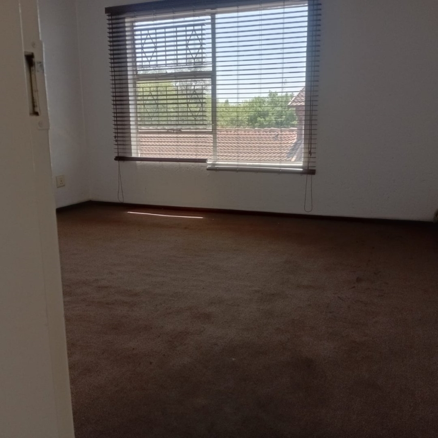 2 Bedroom Property for Sale in Buccleuch Gauteng