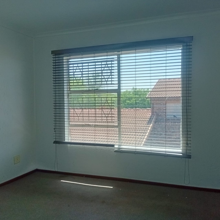 2 Bedroom Property for Sale in Buccleuch Gauteng