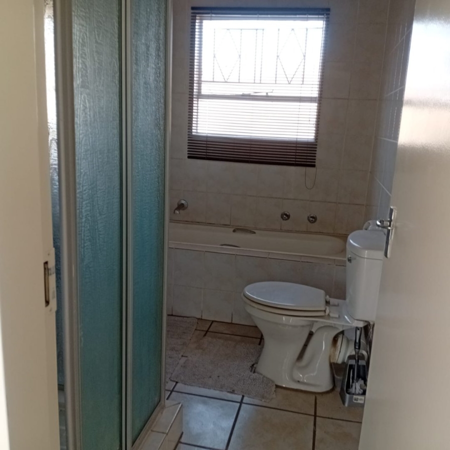 2 Bedroom Property for Sale in Buccleuch Gauteng