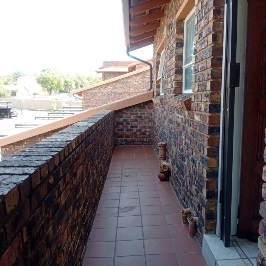 2 Bedroom Property for Sale in Buccleuch Gauteng