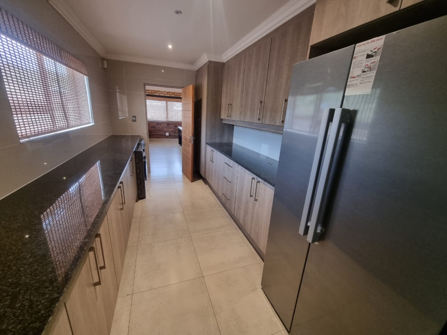 3 Bedroom Property for Sale in Vaaloewer Gauteng
