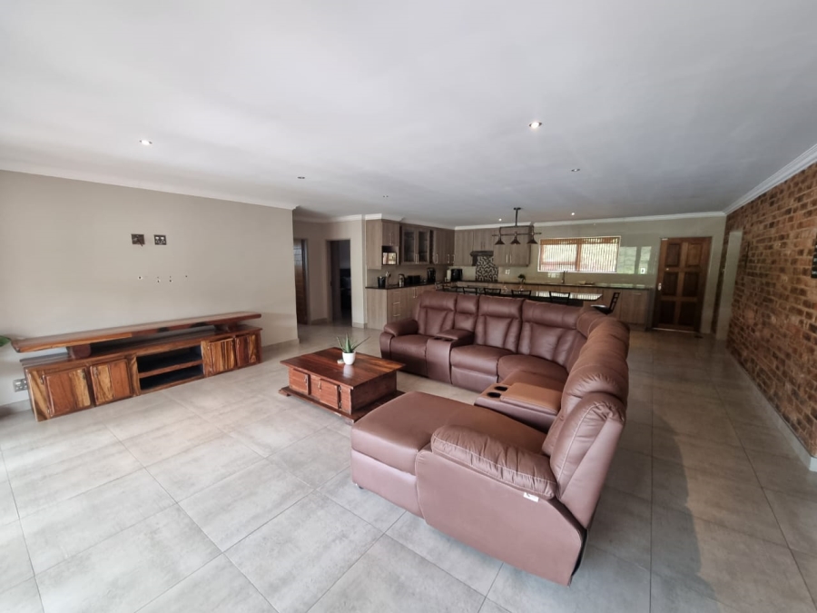 3 Bedroom Property for Sale in Vaaloewer Gauteng
