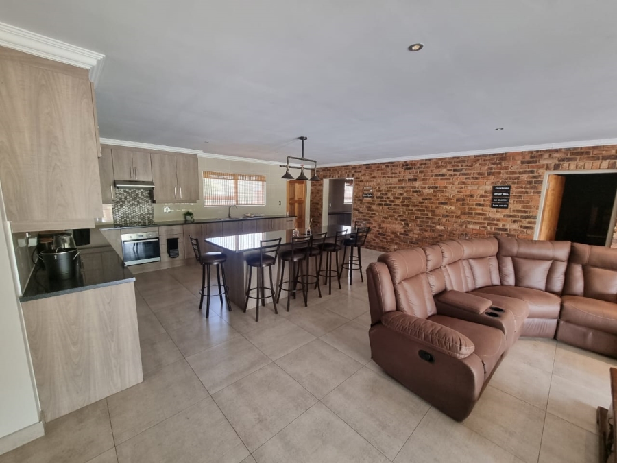 3 Bedroom Property for Sale in Vaaloewer Gauteng