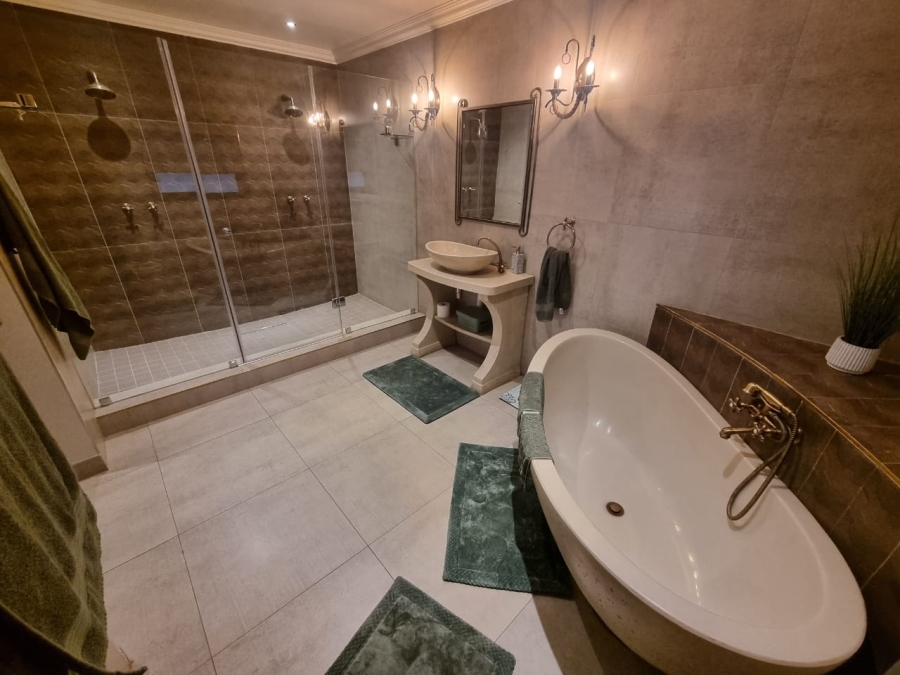 3 Bedroom Property for Sale in Vaaloewer Gauteng