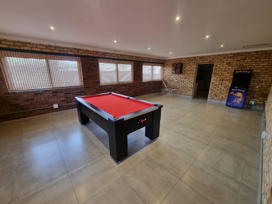 3 Bedroom Property for Sale in Vaaloewer Gauteng