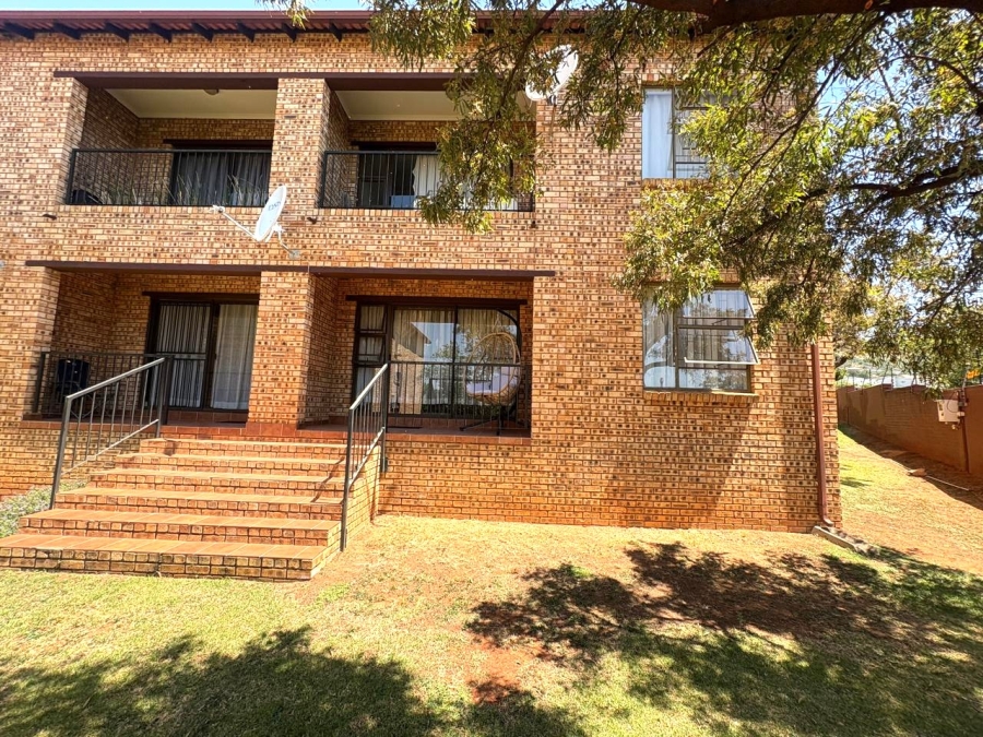 To Let 2 Bedroom Property for Rent in Amorosa Gauteng
