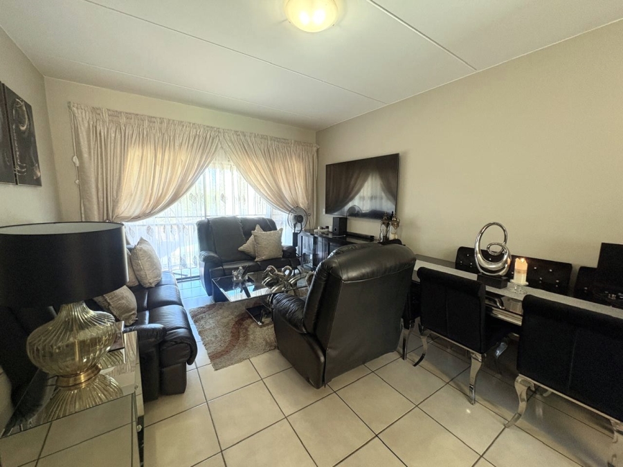 To Let 2 Bedroom Property for Rent in Amorosa Gauteng
