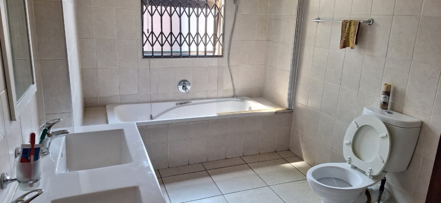 To Let 4 Bedroom Property for Rent in Florentia Gauteng