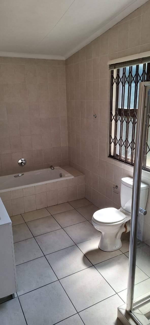To Let 4 Bedroom Property for Rent in Florentia Gauteng