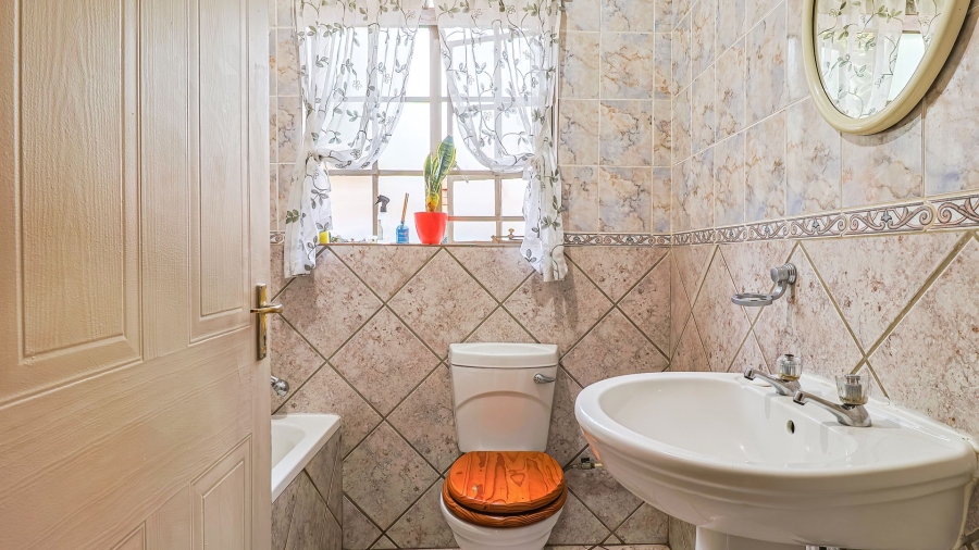 3 Bedroom Property for Sale in Amberfield Heights Gauteng