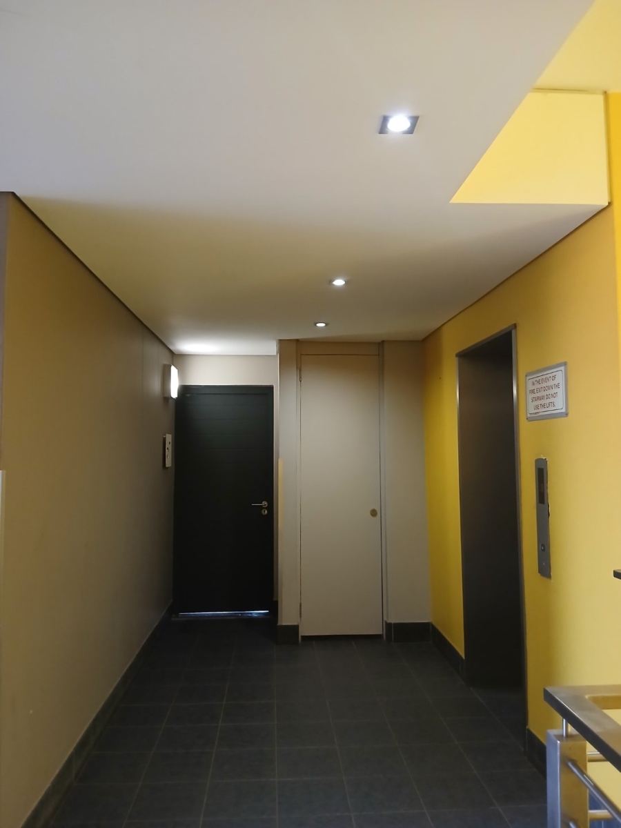 To Let 1 Bedroom Property for Rent in Houghton Estate Gauteng