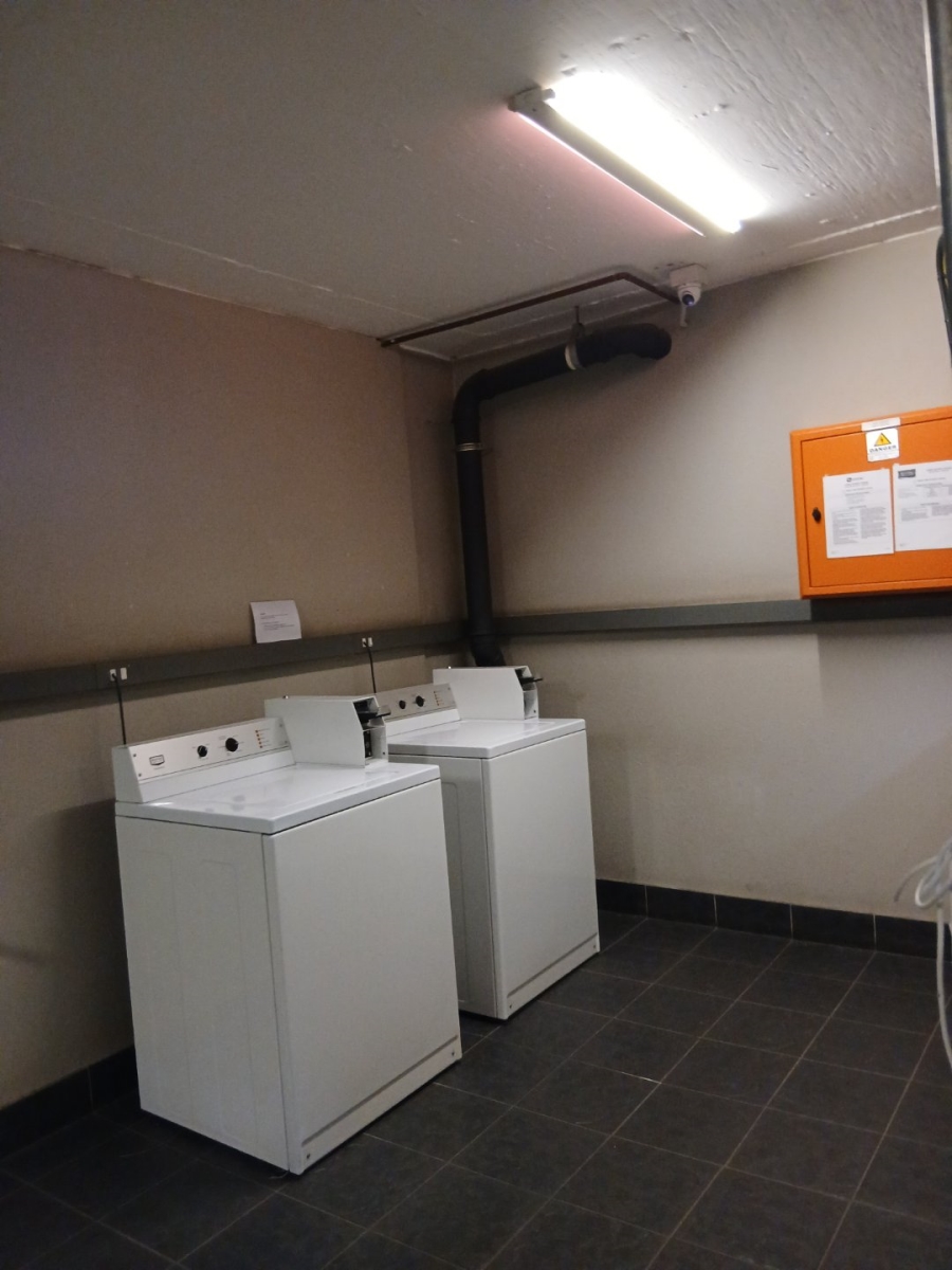 To Let 1 Bedroom Property for Rent in Houghton Estate Gauteng