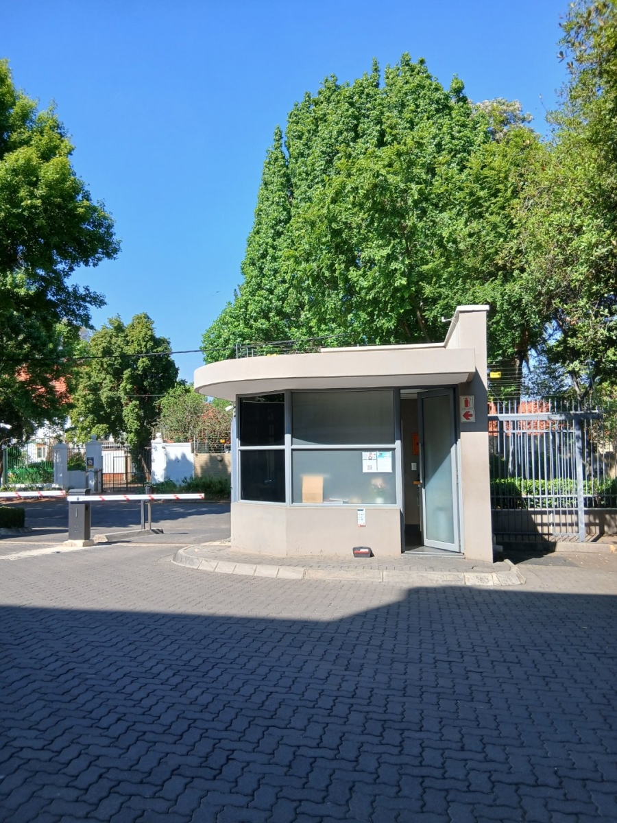 To Let 1 Bedroom Property for Rent in Houghton Estate Gauteng