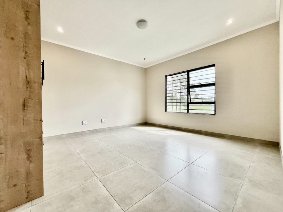 To Let 2 Bedroom Property for Rent in Glen Austin Gauteng