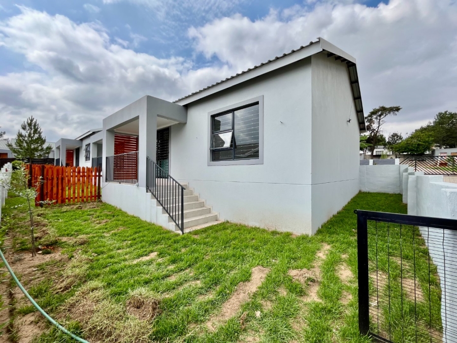 To Let 2 Bedroom Property for Rent in Glen Austin Gauteng