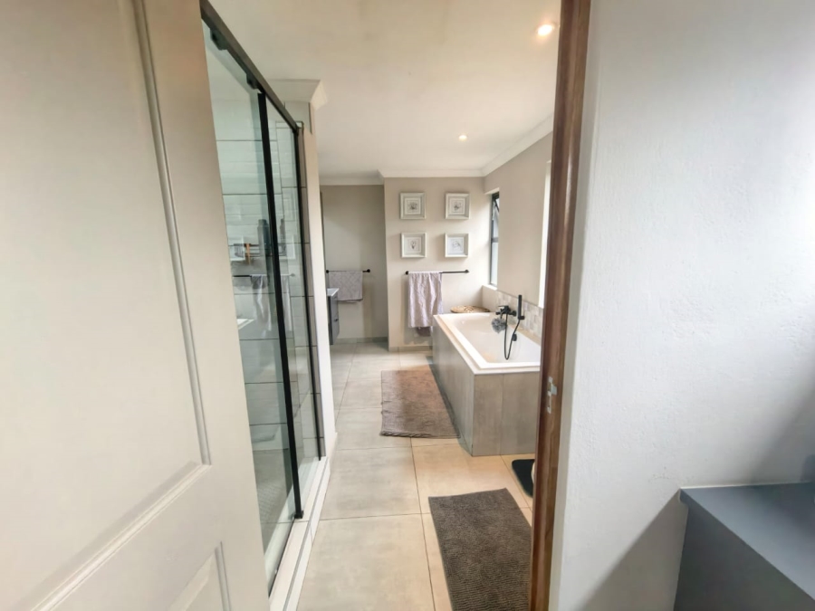 3 Bedroom Property for Sale in Fairland Gauteng