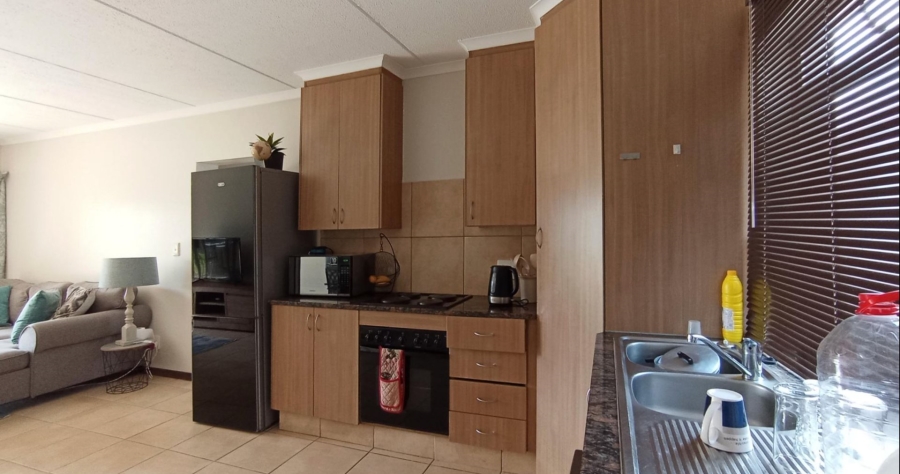 2 Bedroom Property for Sale in Greenstone Hill Gauteng