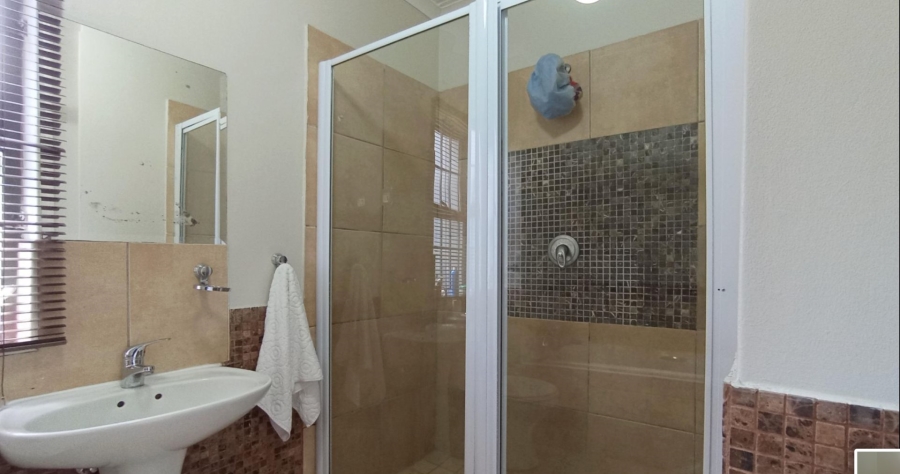 2 Bedroom Property for Sale in Greenstone Hill Gauteng