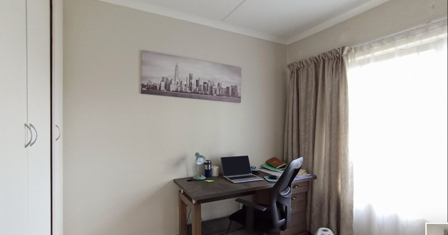 2 Bedroom Property for Sale in Greenstone Hill Gauteng