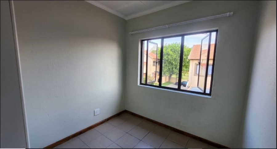 2 Bedroom Property for Sale in Halfway Gardens Gauteng
