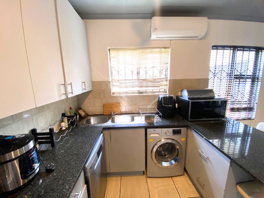 3 Bedroom Property for Sale in Noordwyk Gauteng