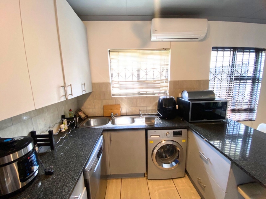 3 Bedroom Property for Sale in Noordwyk Gauteng