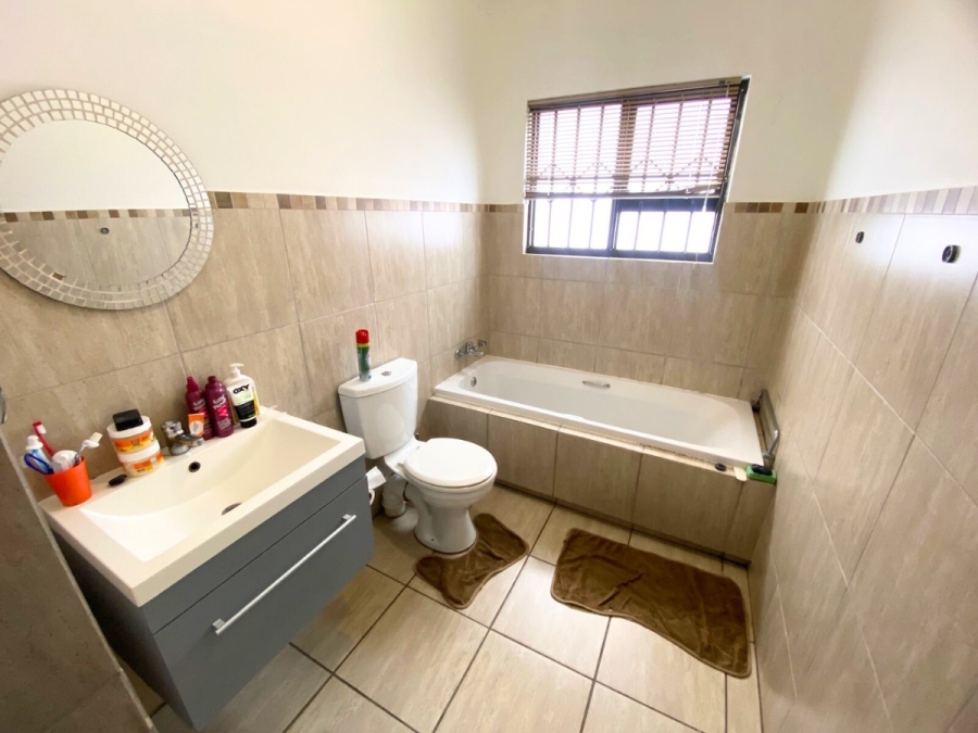 3 Bedroom Property for Sale in Noordwyk Gauteng