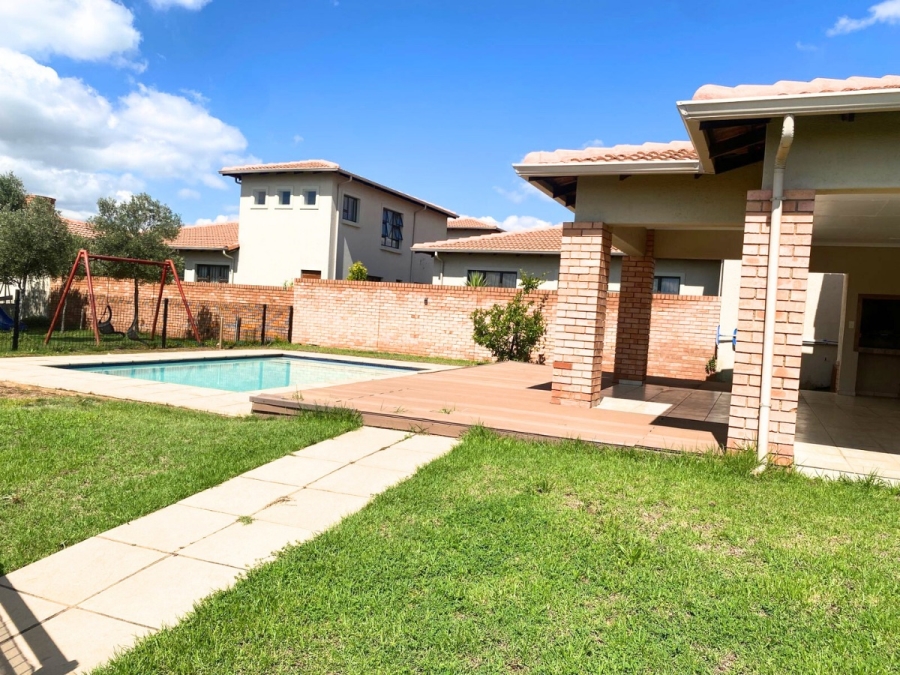 3 Bedroom Property for Sale in Noordwyk Gauteng