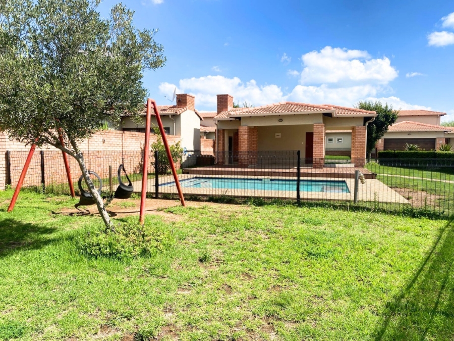 3 Bedroom Property for Sale in Noordwyk Gauteng