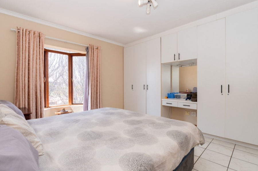 2 Bedroom Property for Sale in Buurendal Gauteng