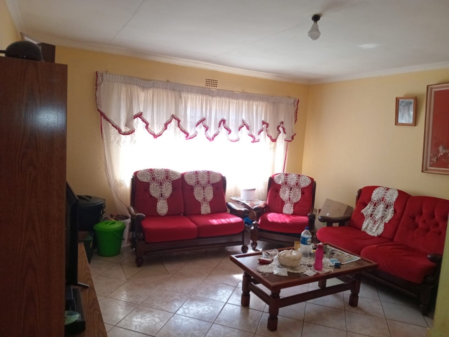 2 Bedroom Property for Sale in Daveyton Gauteng